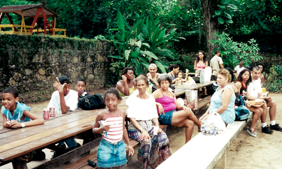 Almoço comunitário durante o passeio ao Jardim Botânico