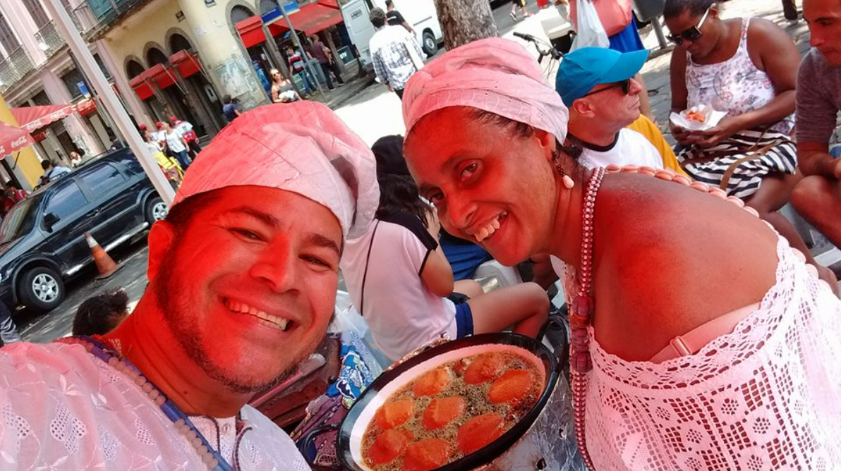 Preparo de acarajé em festival da ABAM-RJ